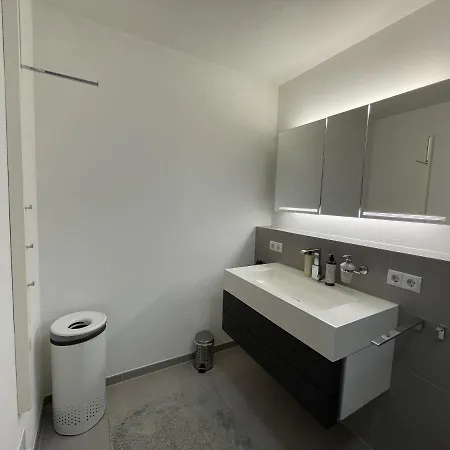Apartment Modernes Mit Heimkino, Terrasse & Tiefgarage Benningen am Neckar